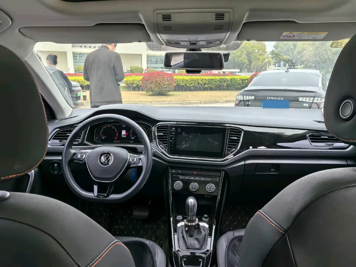 2021 Volkswagen T-Roc 1.4T 150HP L4 7DCT,autocango,china used car exporter,china ev exporter,chinese used car exporter,chinese used ev exporter