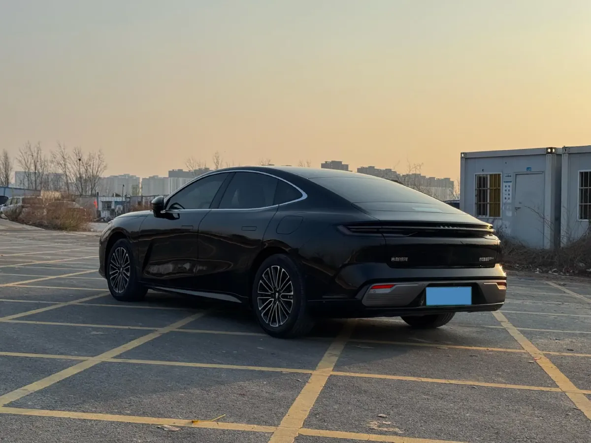 2025 Geely Galaxy Starshine 8 1.5L 112HP L4 1DHT PHEV,autocango,china used car exporter,china ev exporter,chinese used car exporter,chinese used ev exporter