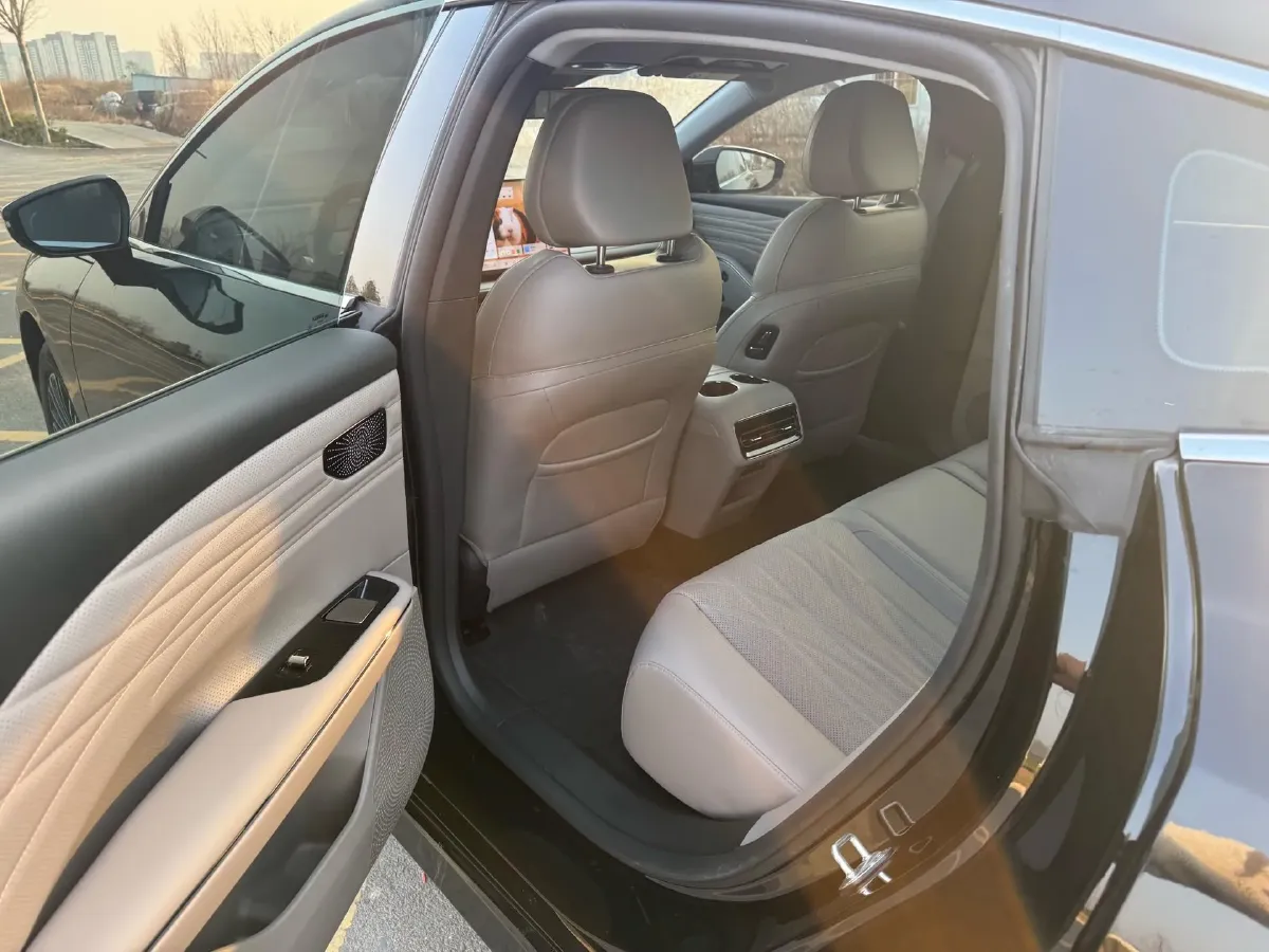2025 Geely Galaxy Starshine 8 1.5L 112HP L4 1DHT PHEV,autocango,china used car exporter,china ev exporter,chinese used car exporter,chinese used ev exporter