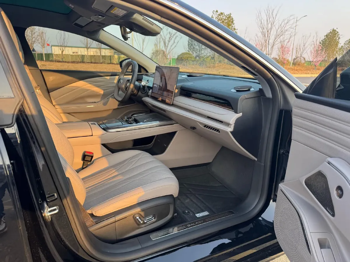 2025 Geely Galaxy Starshine 8 1.5L 112HP L4 1DHT PHEV,autocango,china used car exporter,china ev exporter,chinese used car exporter,chinese used ev exporter