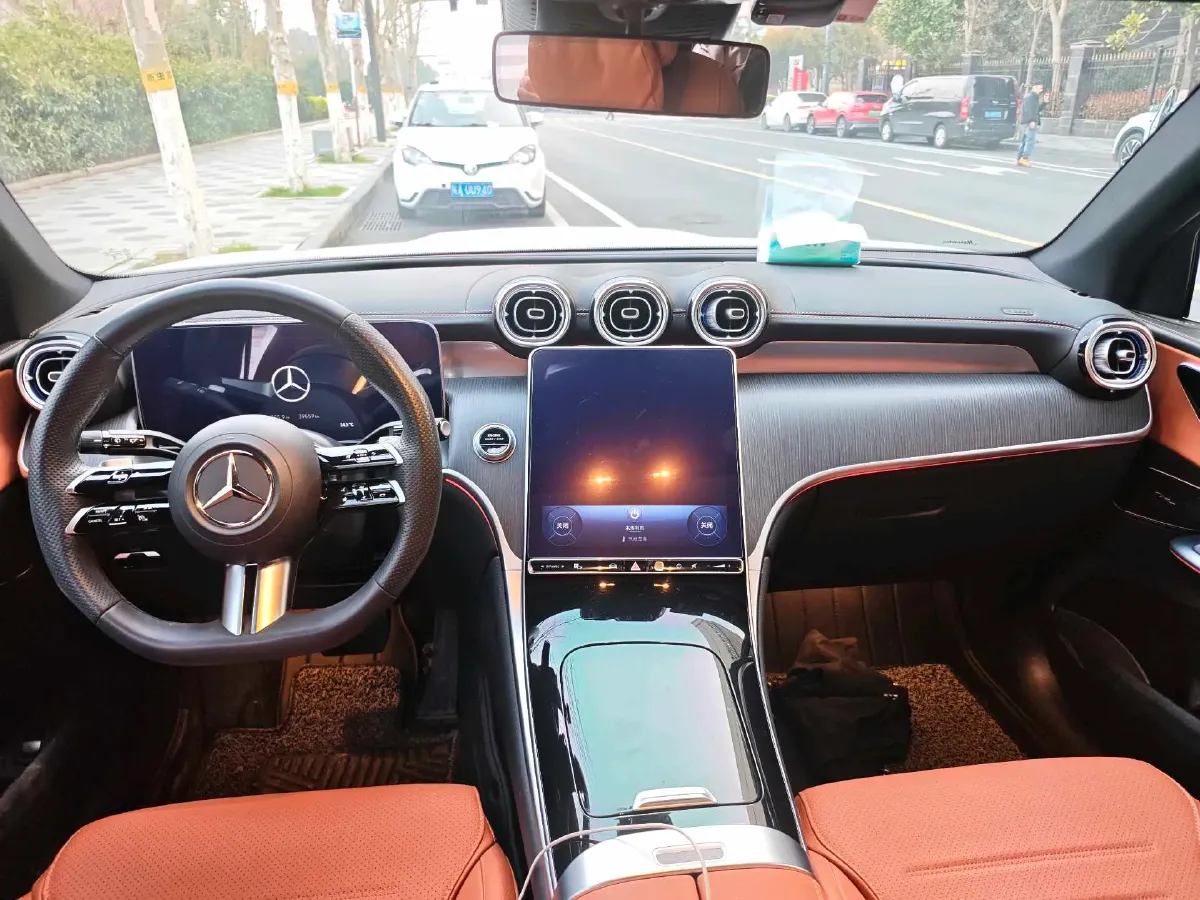 2023 Mercedes-Benz GLC Class 2.0T 204HP L4 9AT,autocango,china used car exporter,china ev exporter,chinese used car exporter,chinese used ev exporter