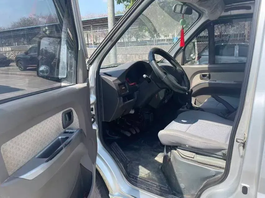 2022 WuLing RongGuang New Truck 1.5L 102HP L4 5MT,autocango,china used car exporter,china ev exporter,chinese used car exporter,chinese used ev exporter