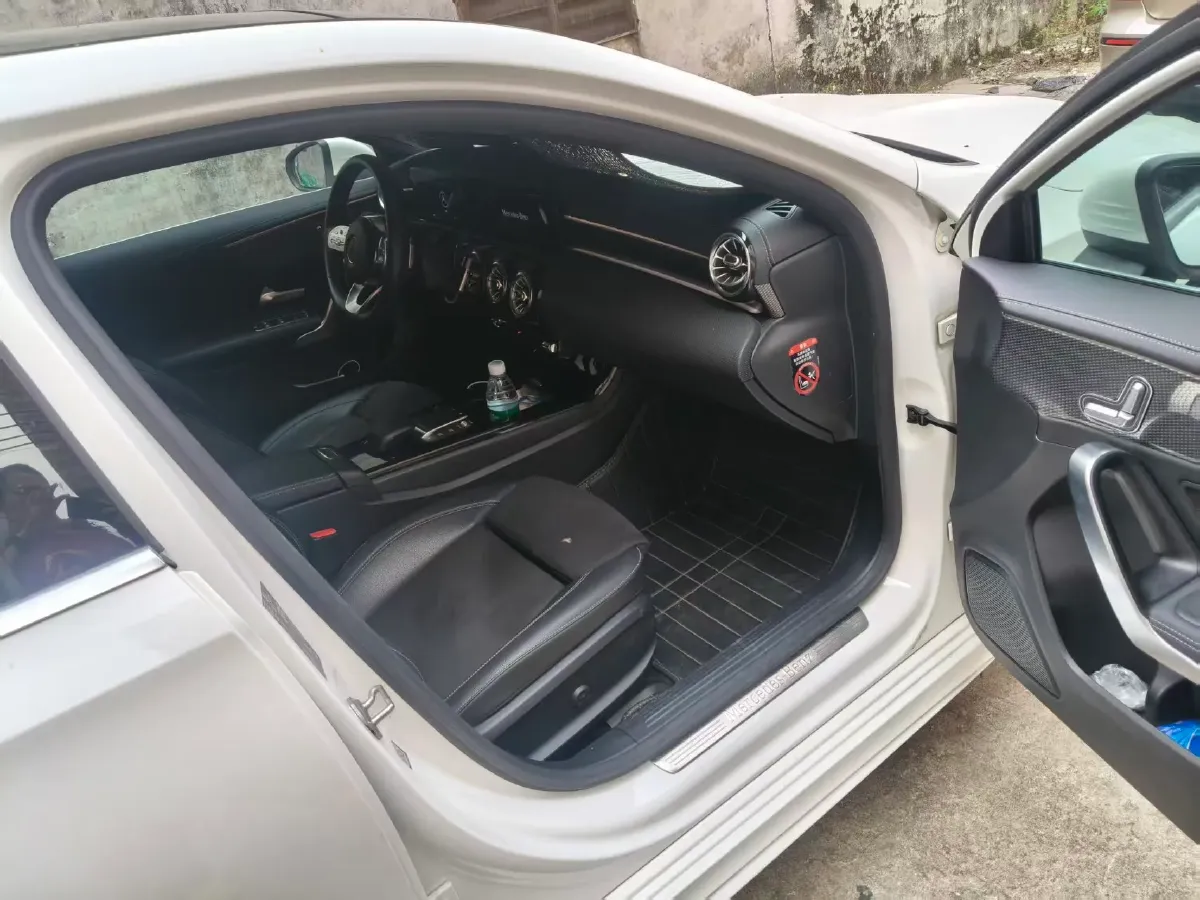 2020 Mercedes-Benz A Class 1.3T 163HP L4 7DCT,autocango,china used car exporter,china ev exporter,chinese used car exporter,chinese used ev exporter