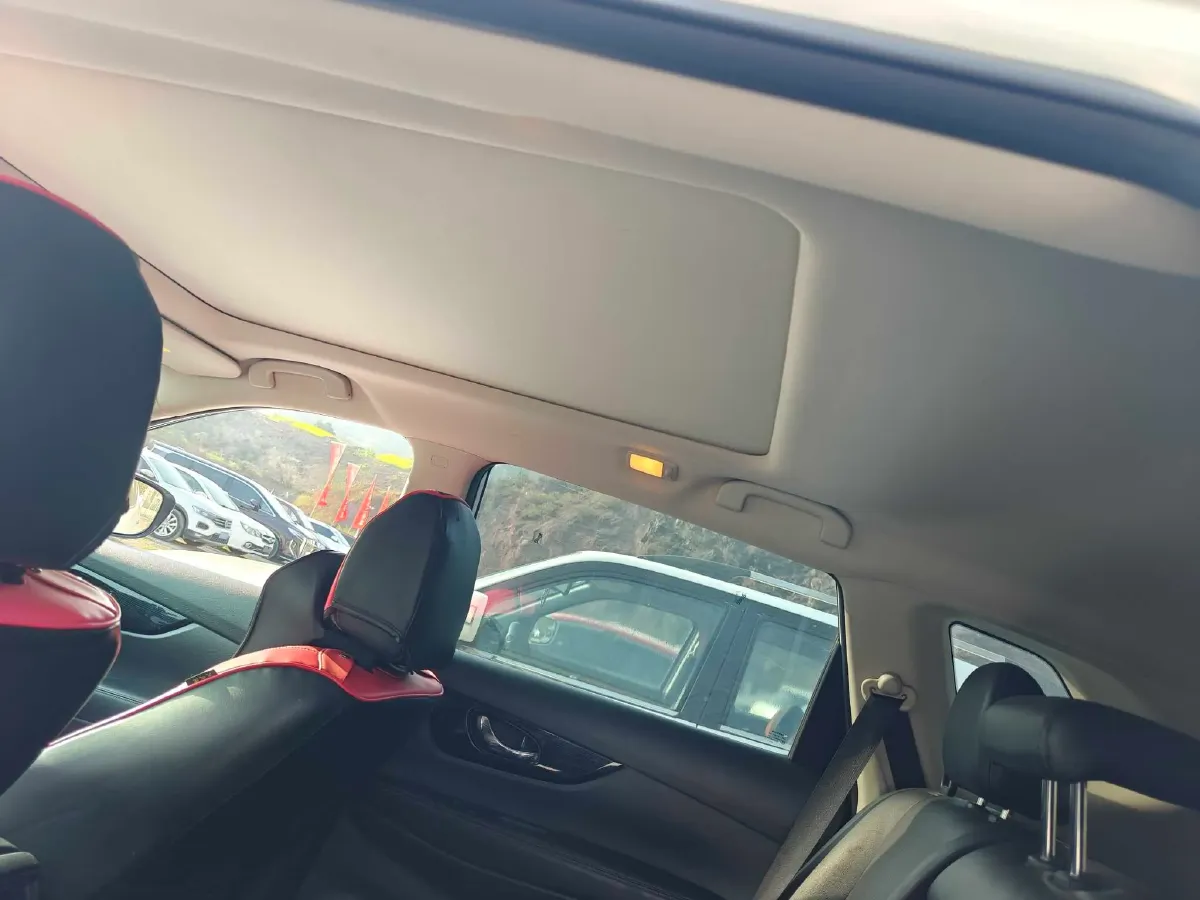 2021 Nissan X-Trail 2.5L 181HP L4 CVT,autocango,china used car exporter,china ev exporter,chinese used car exporter,chinese used ev exporter