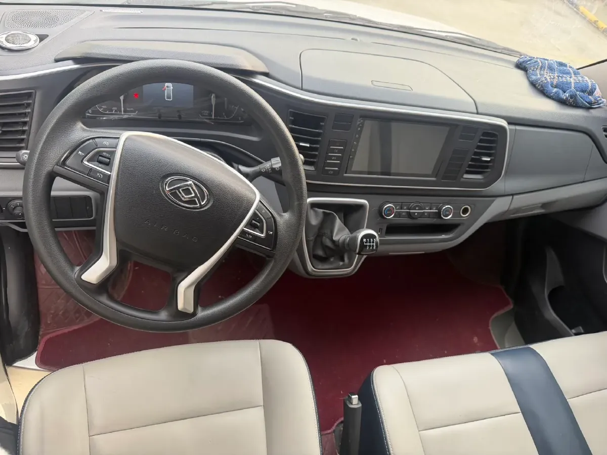 2024 MAXUS XinTu V80 2.0T 147HP L4 6MT,autocango,china used car exporter,china ev exporter,chinese used car exporter,chinese used ev exporter