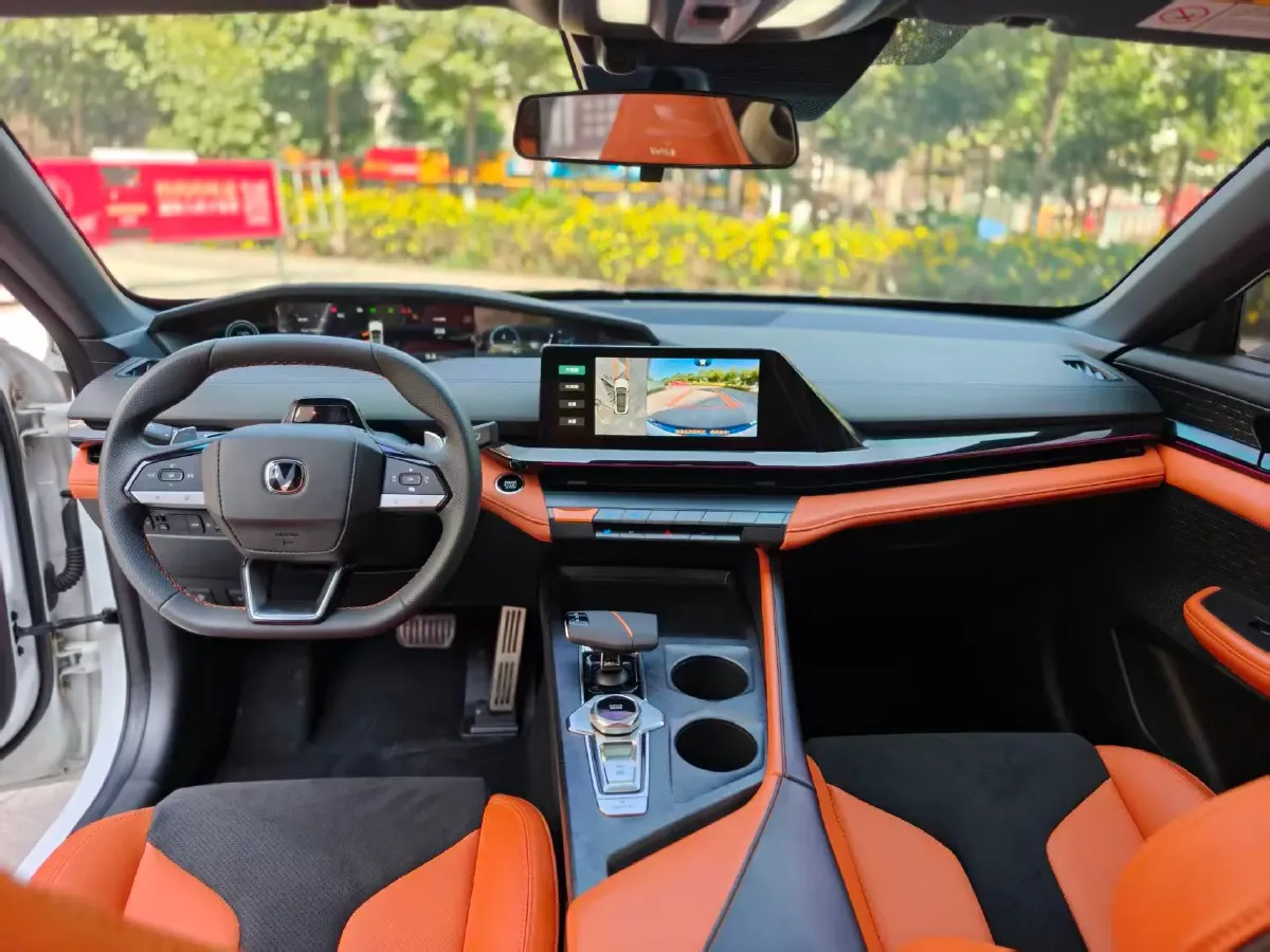 2023 ChangAn UNI-V 1.5T 188HP L4 7DCT,autocango,china used car exporter,china ev exporter,chinese used car exporter,chinese used ev exporter