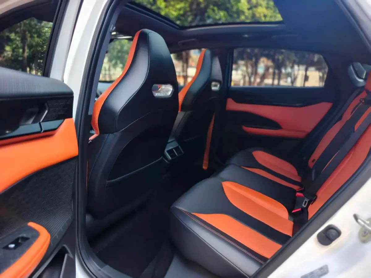 2023 ChangAn UNI-V 1.5T 188HP L4 7DCT,autocango,china used car exporter,china ev exporter,chinese used car exporter,chinese used ev exporter