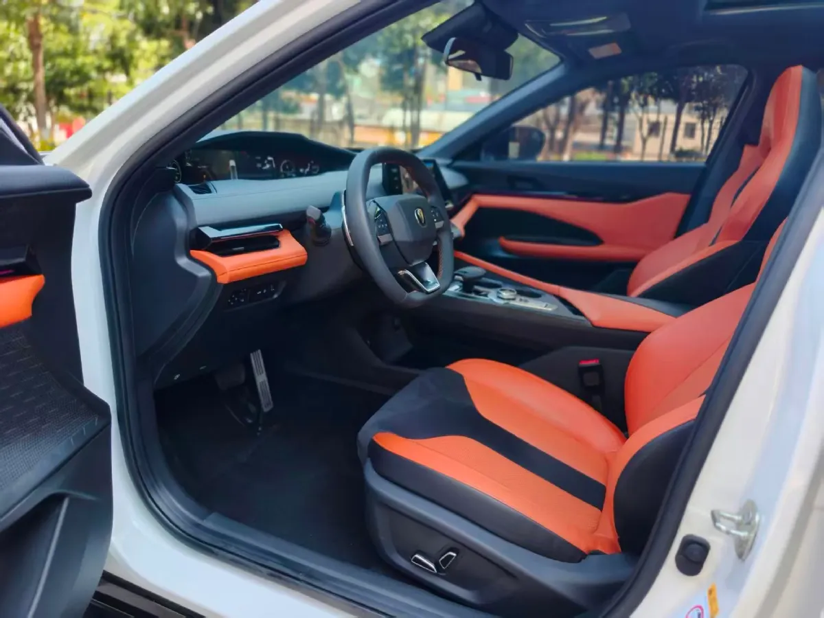 2023 ChangAn UNI-V 1.5T 188HP L4 7DCT,autocango,china used car exporter,china ev exporter,chinese used car exporter,chinese used ev exporter