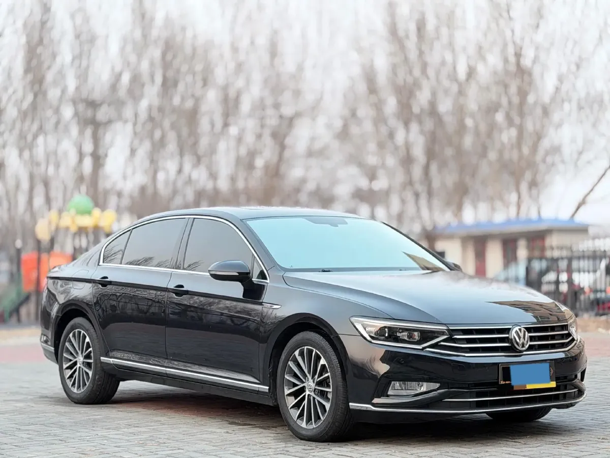 2020 Volkswagen Magotan 2.0T 186HP L4 7DCT,autocango,china used car exporter,china ev exporter,chinese used car exporter,chinese used ev exporter