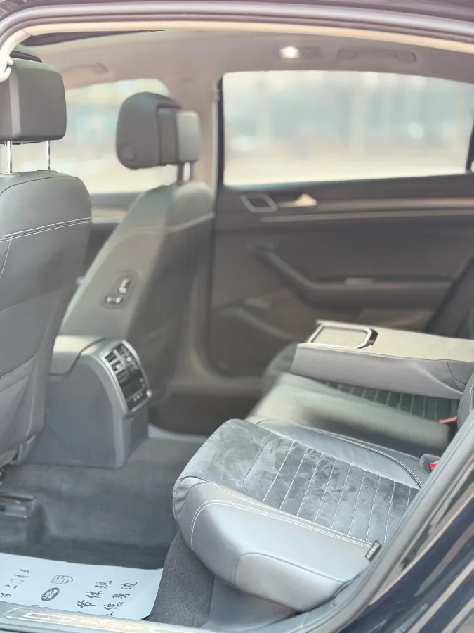 2020 Volkswagen Magotan 2.0T 186HP L4 7DCT,autocango,china used car exporter,china ev exporter,chinese used car exporter,chinese used ev exporter