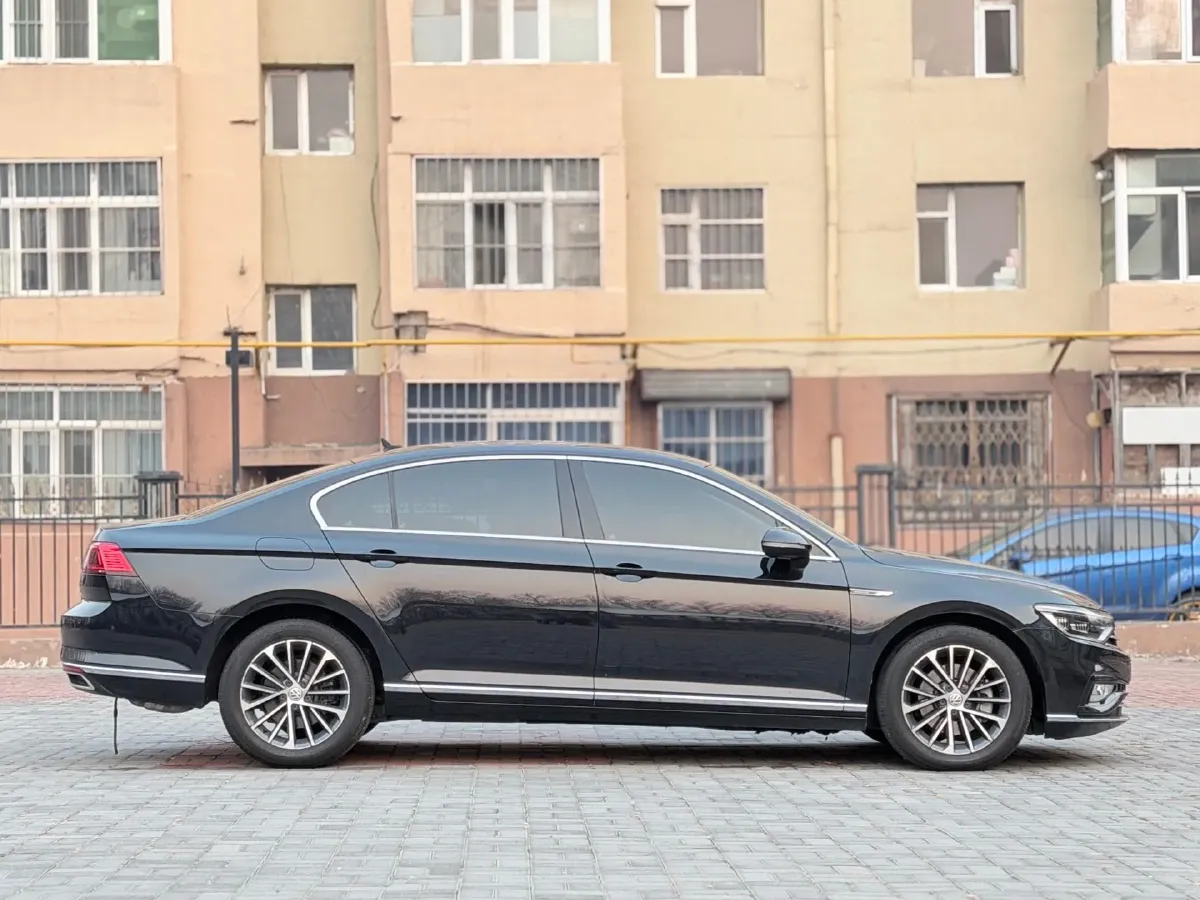 2020 Volkswagen Magotan 2.0T 186HP L4 7DCT,autocango,china used car exporter,china ev exporter,chinese used car exporter,chinese used ev exporter