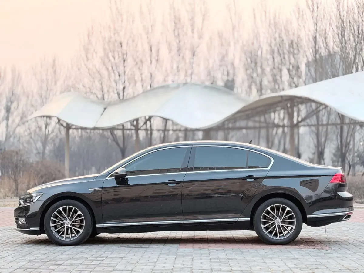 2020 Volkswagen Magotan 2.0T 186HP L4 7DCT,autocango,china used car exporter,china ev exporter,chinese used car exporter,chinese used ev exporter