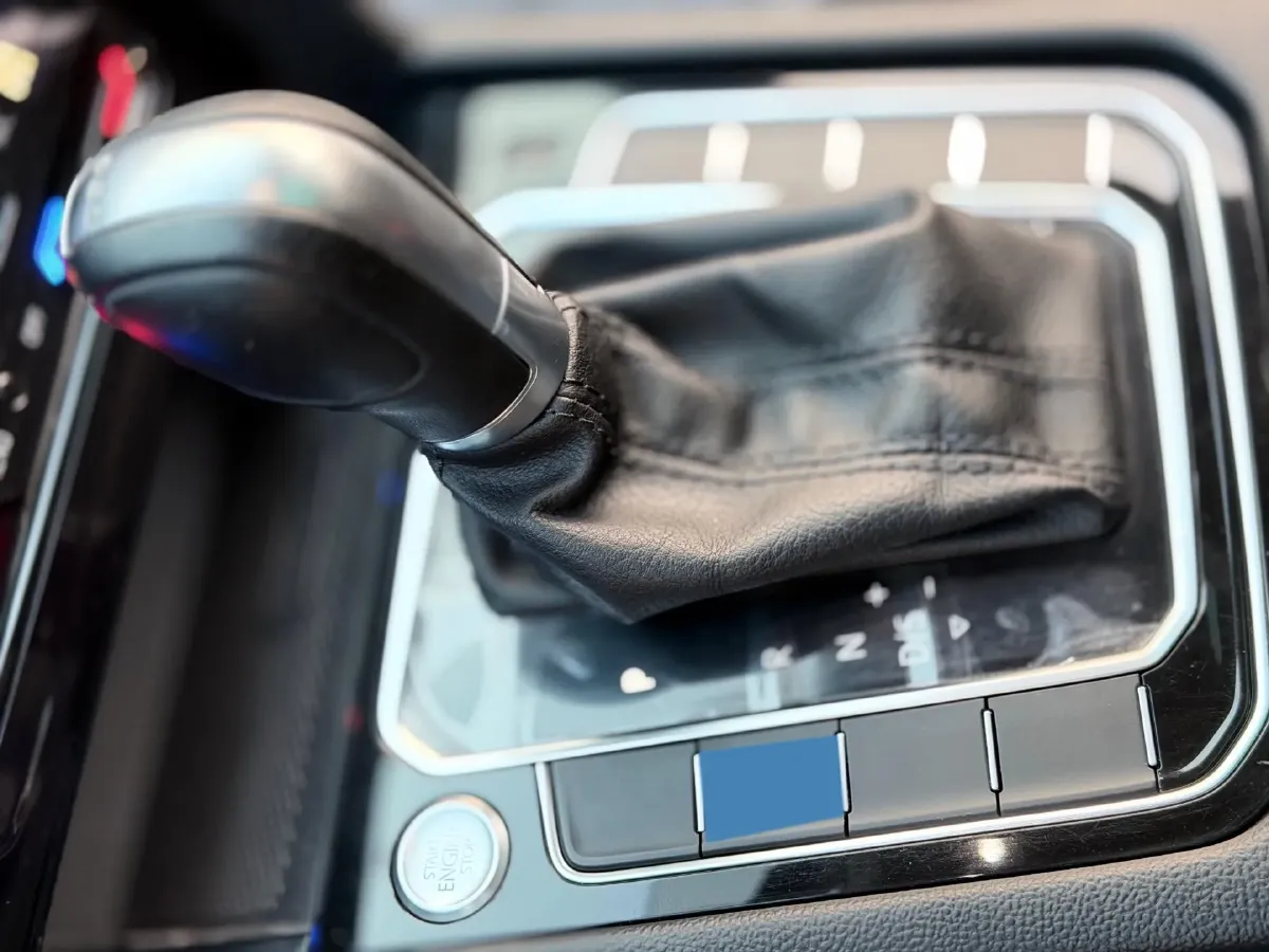 2020 Volkswagen Magotan 2.0T 186HP L4 7DCT,autocango,china used car exporter,china ev exporter,chinese used car exporter,chinese used ev exporter