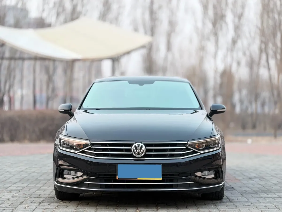 2020 Volkswagen Magotan 2.0T 186HP L4 7DCT,autocango,china used car exporter,china ev exporter,chinese used car exporter,chinese used ev exporter