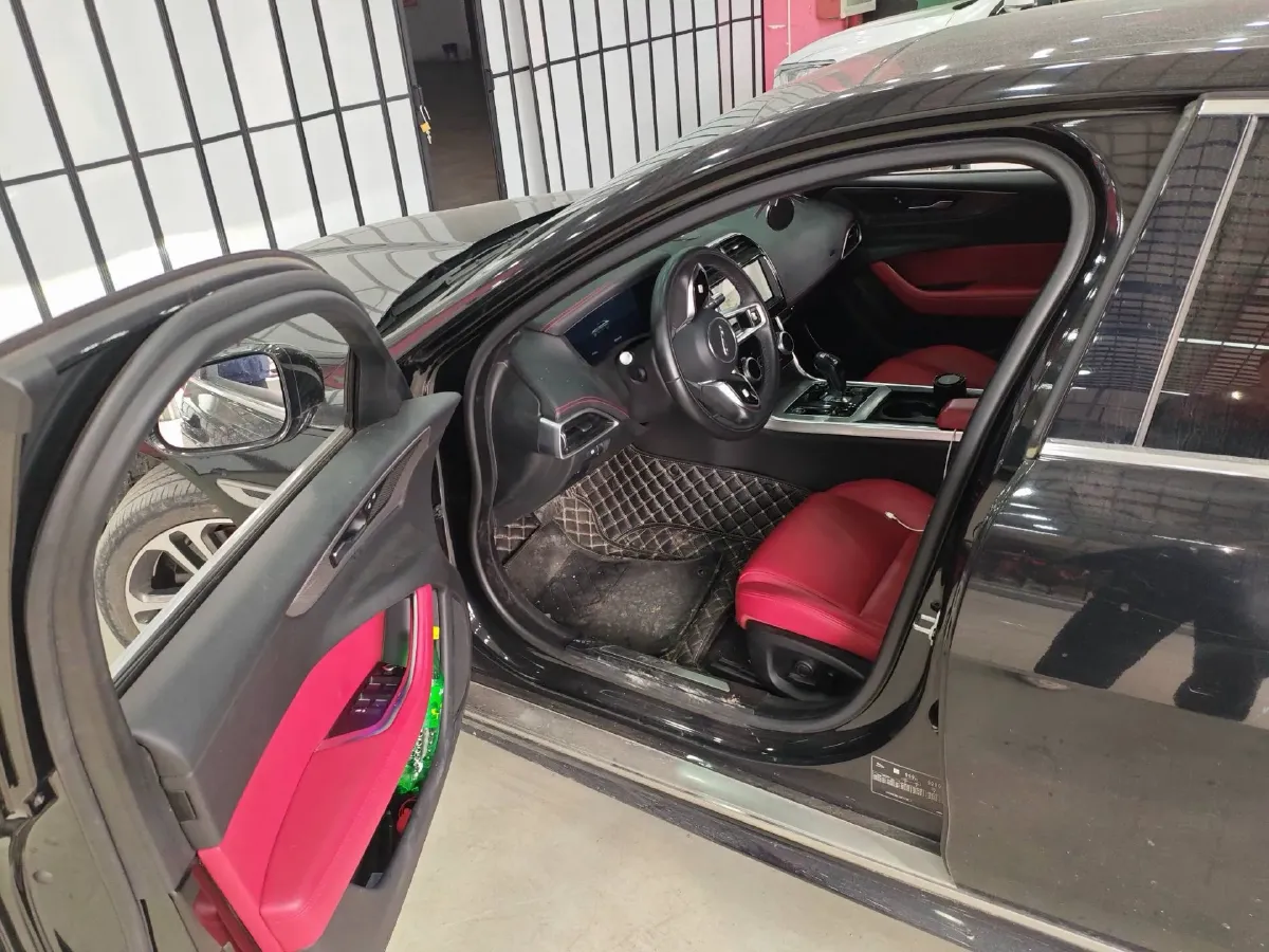 2021 Jaguar XEL 2.0T 250HP L4 8AT,autocango,china used car exporter,china ev exporter,chinese used car exporter,chinese used ev exporter