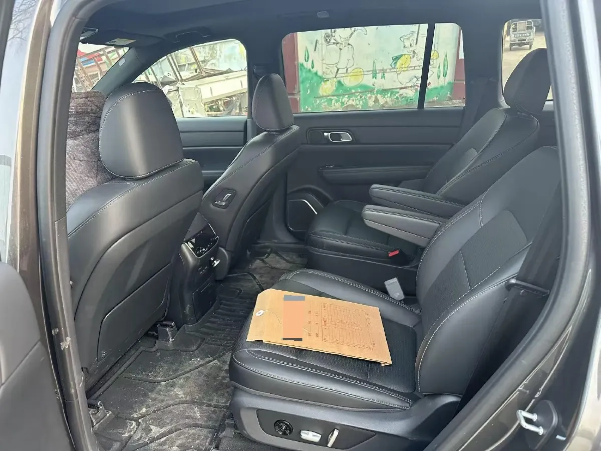 2021 Li ONE Range Extended 131HP REEV 40.5KWH,autocango,china used car exporter,china ev exporter,chinese used car exporter,chinese used ev exporter