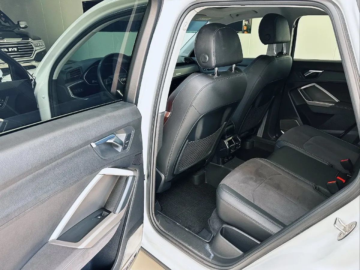 2023 Audi Q3 1.4T 150HP L4 7DCT,autocango,china used car exporter,china ev exporter,chinese used car exporter,chinese used ev exporter