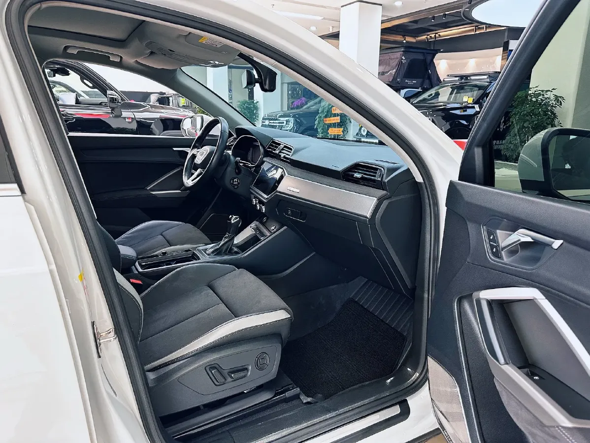 2023 Audi Q3 1.4T 150HP L4 7DCT,autocango,china used car exporter,china ev exporter,chinese used car exporter,chinese used ev exporter