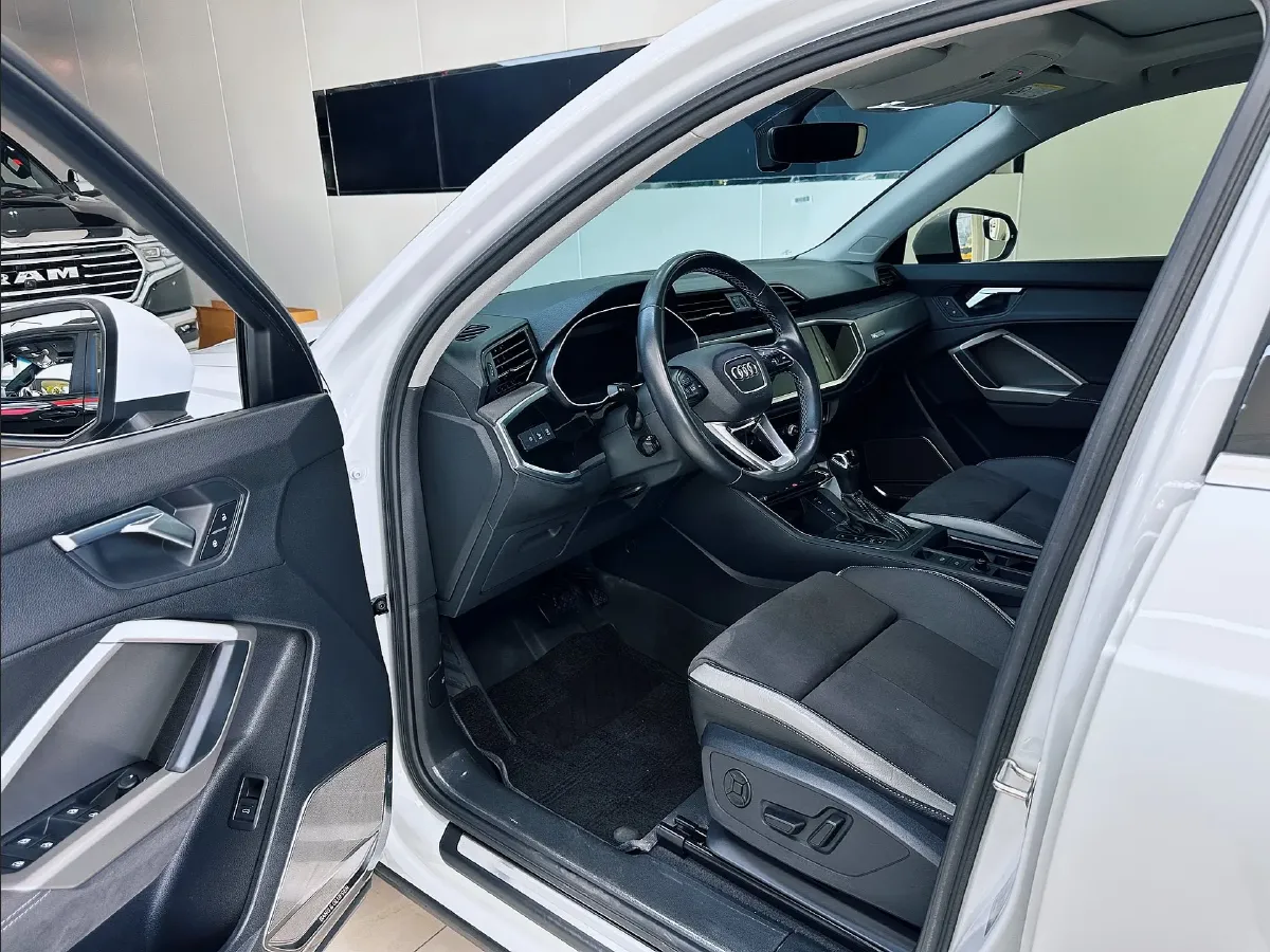 2023 Audi Q3 1.4T 150HP L4 7DCT,autocango,china used car exporter,china ev exporter,chinese used car exporter,chinese used ev exporter