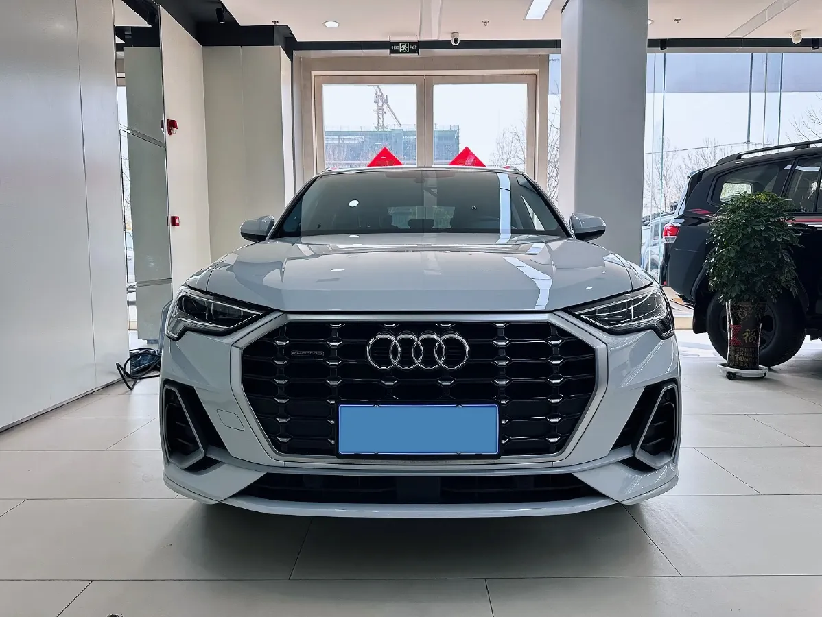2023 Audi Q3 1.4T 150HP L4 7DCT,autocango,china used car exporter,china ev exporter,chinese used car exporter,chinese used ev exporter