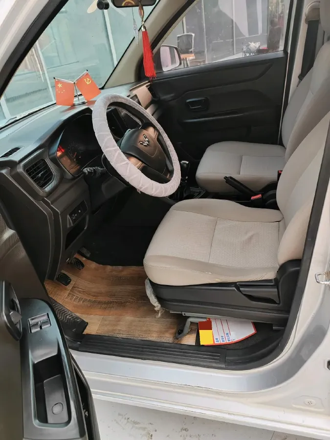 2019 WuLing HongGuang V 1.5L 99HP L4 6MT,autocango,china used car exporter,china ev exporter,chinese used car exporter,chinese used ev exporter