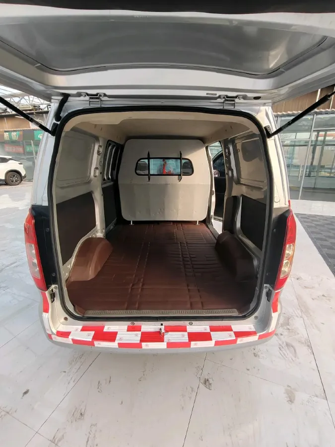 2019 WuLing HongGuang V 1.5L 99HP L4 6MT,autocango,china used car exporter,china ev exporter,chinese used car exporter,chinese used ev exporter