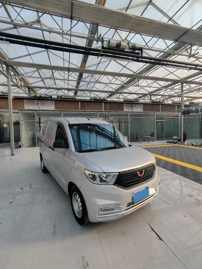 2019 WuLing HongGuang V 1.5L 99HP L4 6MT,autocango,china used car exporter,china ev exporter,chinese used car exporter,chinese used ev exporter
