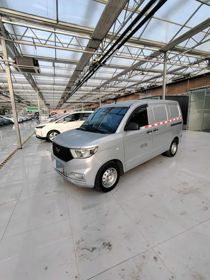 2019 WuLing HongGuang V 1.5L 99HP L4 6MT,autocango,china used car exporter,china ev exporter,chinese used car exporter,chinese used ev exporter