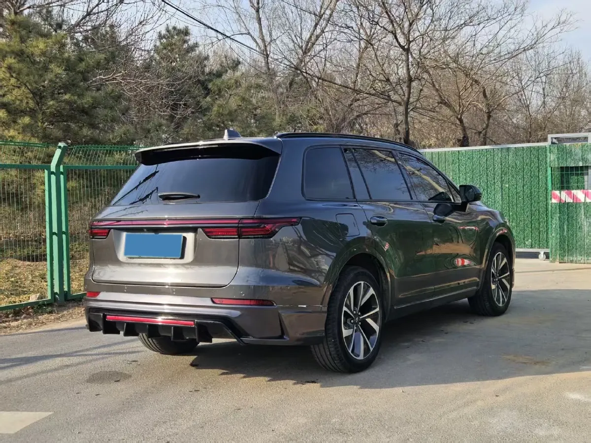 2021 Li ONE Range Extended 131HP REEV 40.5KWH,autocango,china used car exporter,china ev exporter,chinese used car exporter,chinese used ev exporter