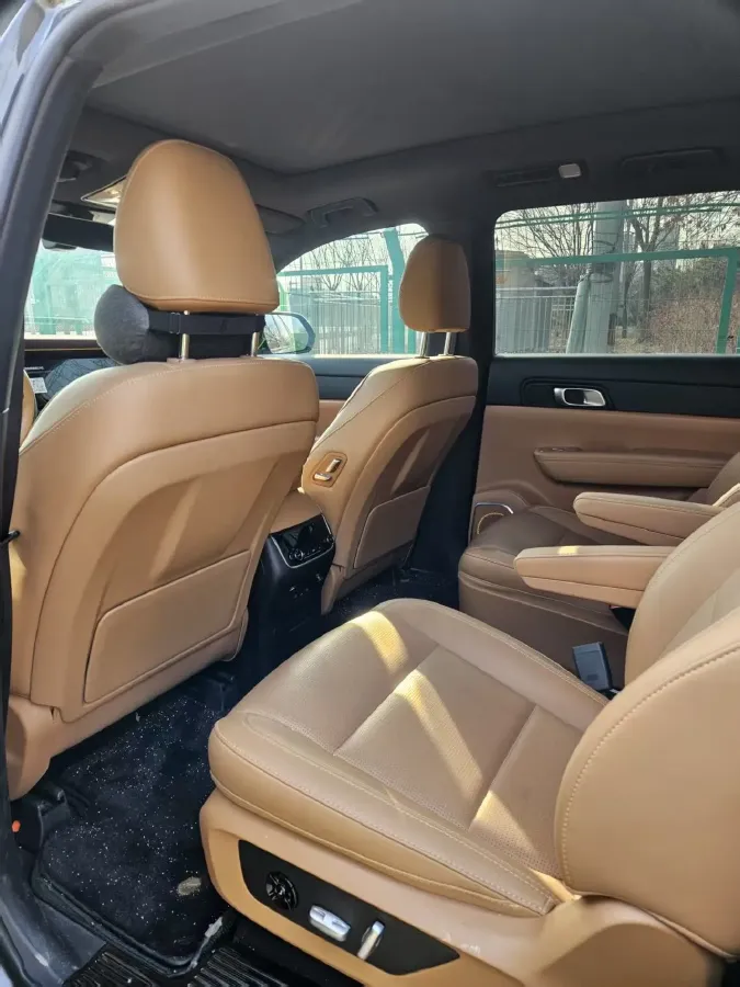 2021 Li ONE Range Extended 131HP REEV 40.5KWH,autocango,china used car exporter,china ev exporter,chinese used car exporter,chinese used ev exporter