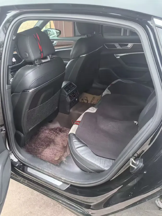 2023 Audi A6L 2.0T 245HP L4 7DCT,autocango,china used car exporter,china ev exporter,chinese used car exporter,chinese used ev exporter