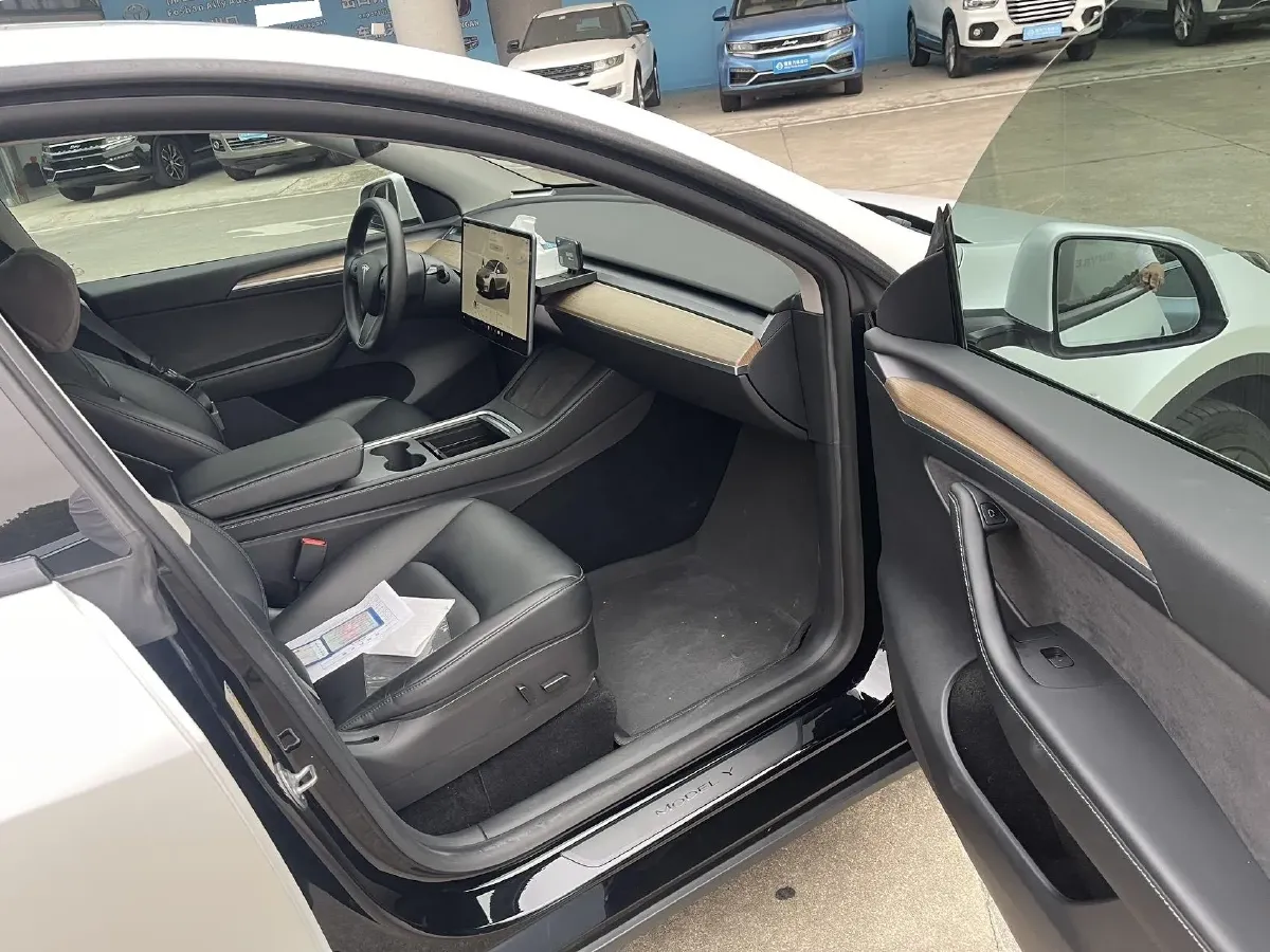 2022 Tesla Model Y BEV 60KWH,autocango,china used car exporter,china ev exporter,chinese used car exporter,chinese used ev exporter