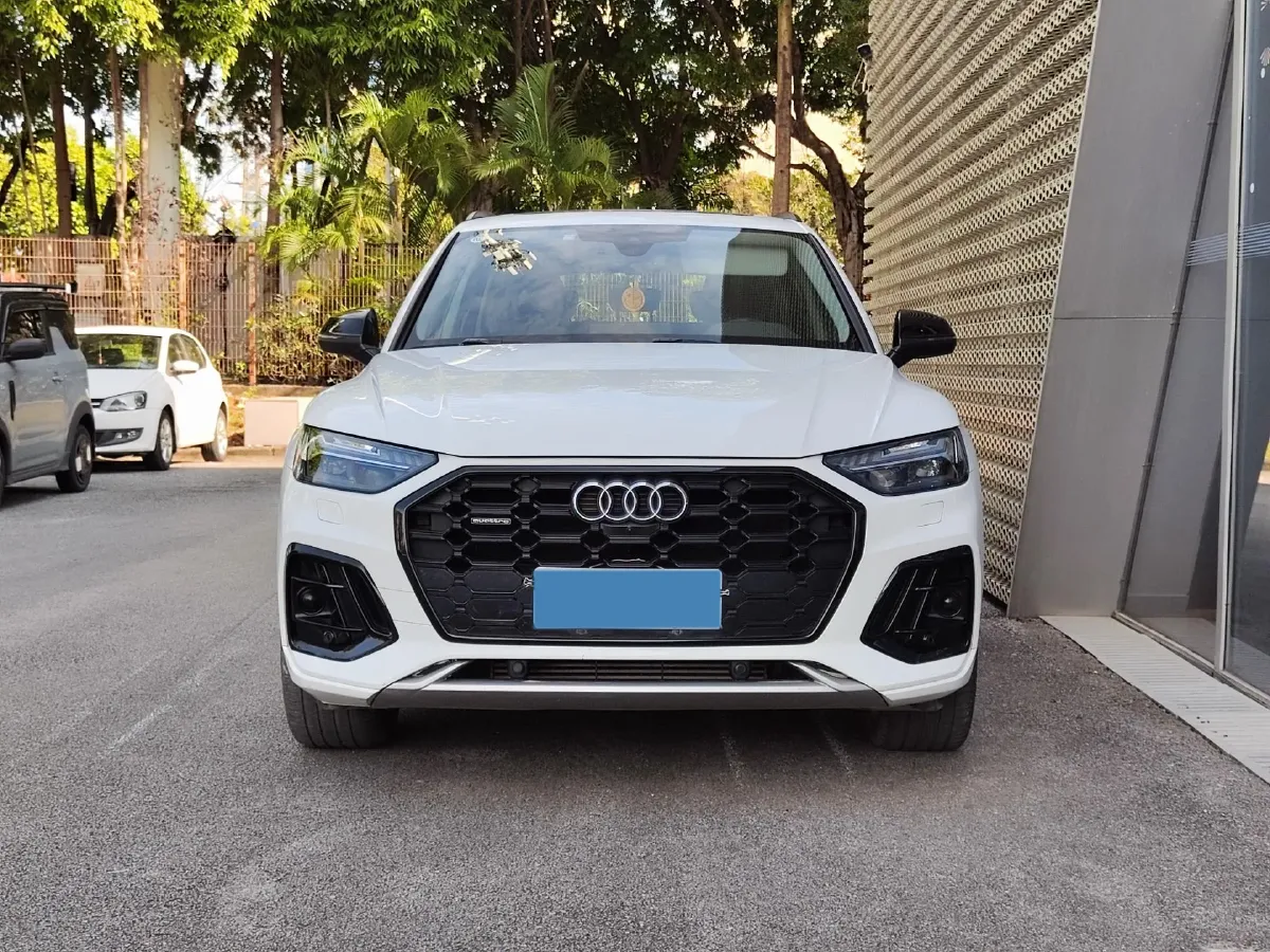 2021 Audi Q5L 2.0T 252HP L4 7DCT,autocango,china used car exporter,china ev exporter,chinese used car exporter,chinese used ev exporter