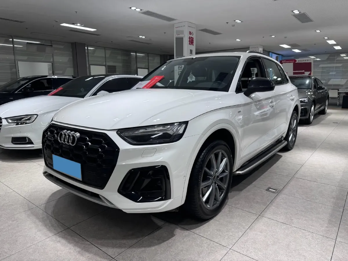 2021 Audi Q5L 2.0T 252HP L4 7DCT,autocango,china used car exporter,china ev exporter,chinese used car exporter,chinese used ev exporter