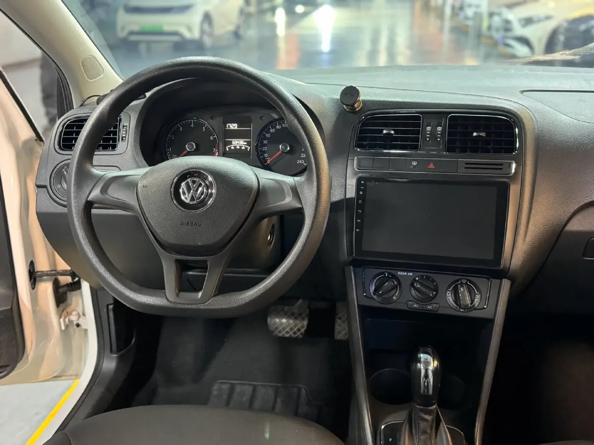 2016 Volkswagen Polo 1.4L 90HP L4 6AT,autocango,china used car exporter,china ev exporter,chinese used car exporter,chinese used ev exporter