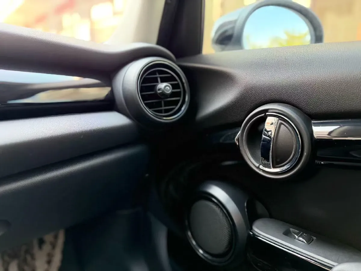 2020 MINI MINI 1.5T 102HP L3 7DCT,autocango,china used car exporter,china ev exporter,chinese used car exporter,chinese used ev exporter