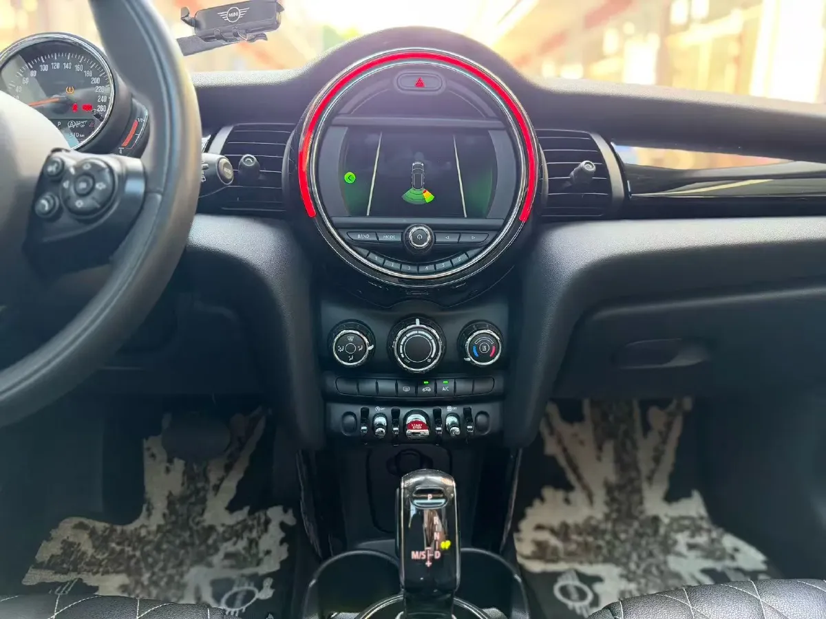 2020 MINI MINI 1.5T 102HP L3 7DCT,autocango,china used car exporter,china ev exporter,chinese used car exporter,chinese used ev exporter