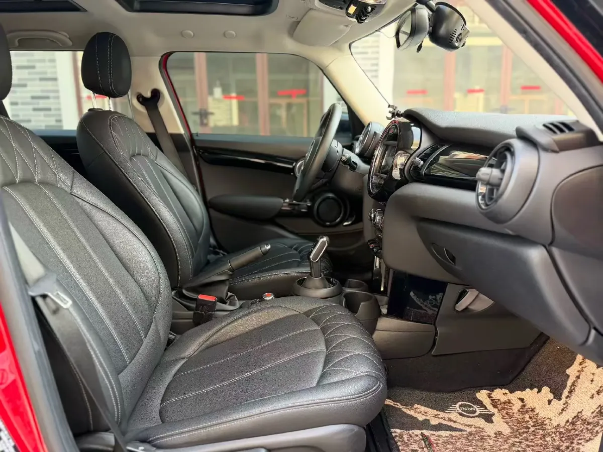 2020 MINI MINI 1.5T 102HP L3 7DCT,autocango,china used car exporter,china ev exporter,chinese used car exporter,chinese used ev exporter