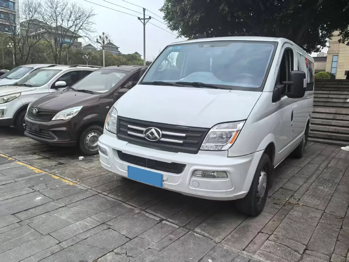 2021 MAXUS XinTu V80 2.0T 139HP L4 6MT,autocango,china used car exporter,china ev exporter,chinese used car exporter,chinese used ev exporter