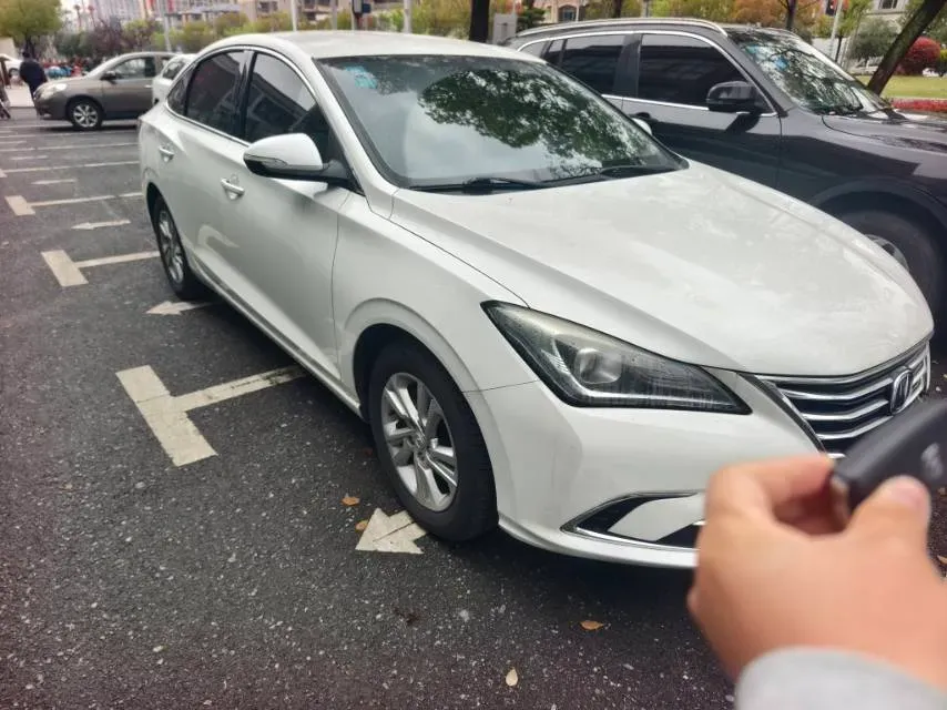 2019 ChangAn Eado 1.6L 128HP L4 5MT,autocango,china used car exporter,china ev exporter,chinese used car exporter,chinese used ev exporter