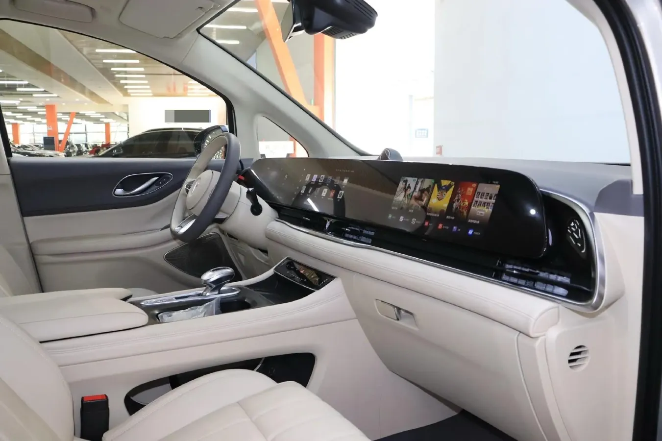 2024 Voyah Dream 1.5T 150HP L4 PHEV 43KWH,autocango,china used car exporter,china ev exporter,chinese used car exporter,chinese used ev exporter