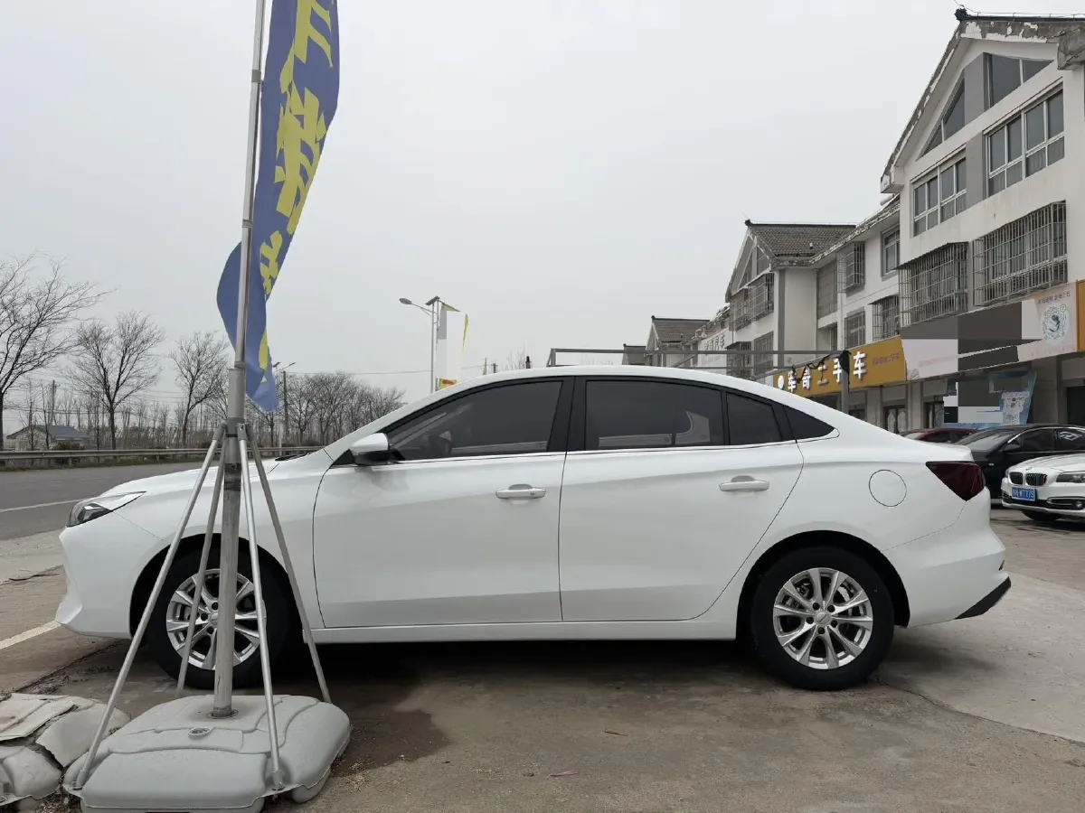2023 Roewe i5 1.5L 129HP L4 CVT,autocango,china used car exporter,china ev exporter,chinese used car exporter,chinese used ev exporter