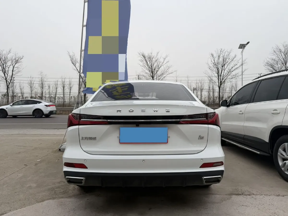 2023 Roewe i5 1.5L 129HP L4 CVT,autocango,china used car exporter,china ev exporter,chinese used car exporter,chinese used ev exporter