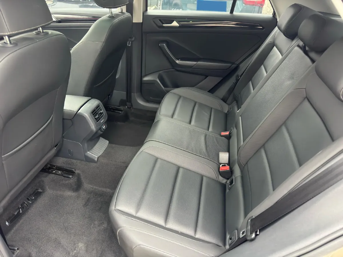 2019 Volkswagen T-Roc 1.4T 150HP L4 7DCT,autocango,china used car exporter,china ev exporter,chinese used car exporter,chinese used ev exporter