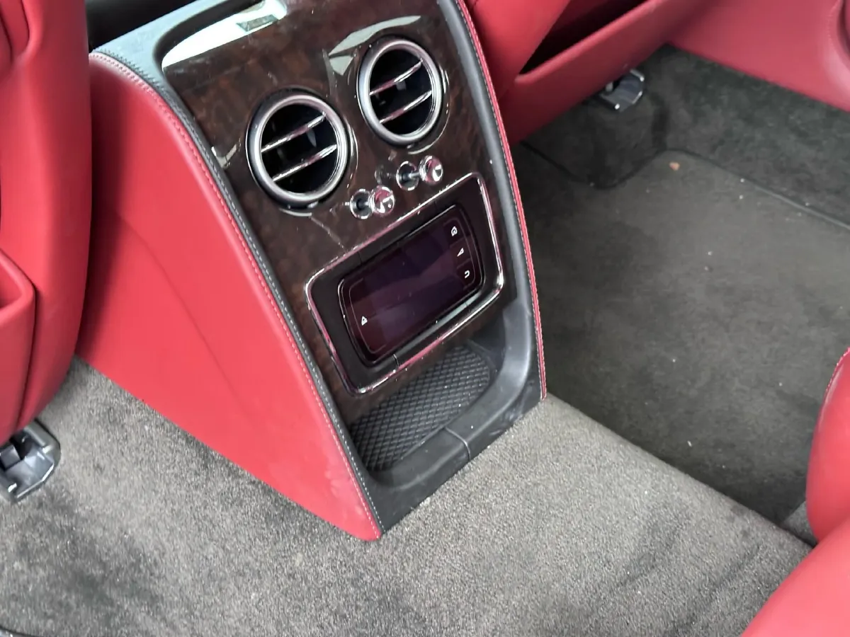 2017 Bentley Flying Spur 4.0T 507HP V8 8AT,autocango,china used car exporter,china ev exporter,chinese used car exporter,chinese used ev exporter