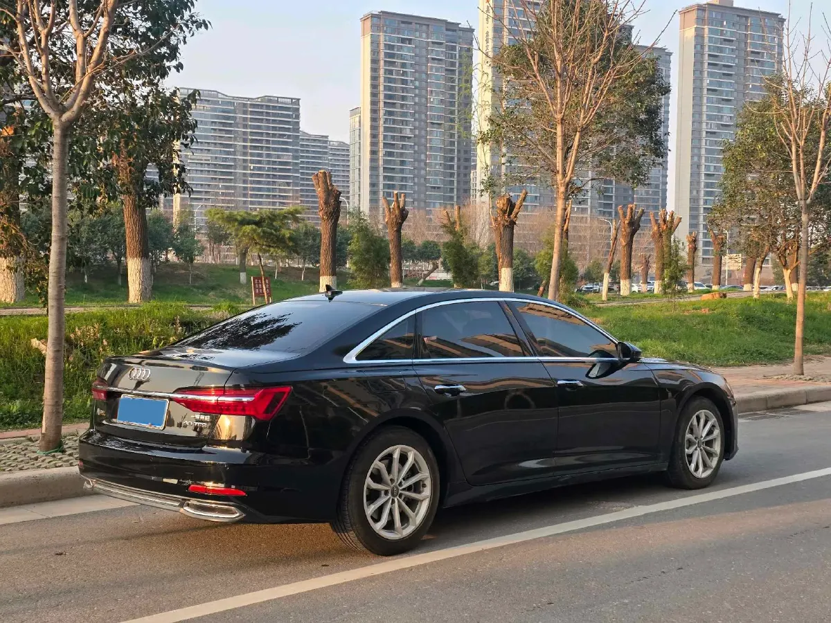 2020 Audi A6L 2.0T 190HP L4 7DCT,autocango,china used car exporter,china ev exporter,chinese used car exporter,chinese used ev exporter