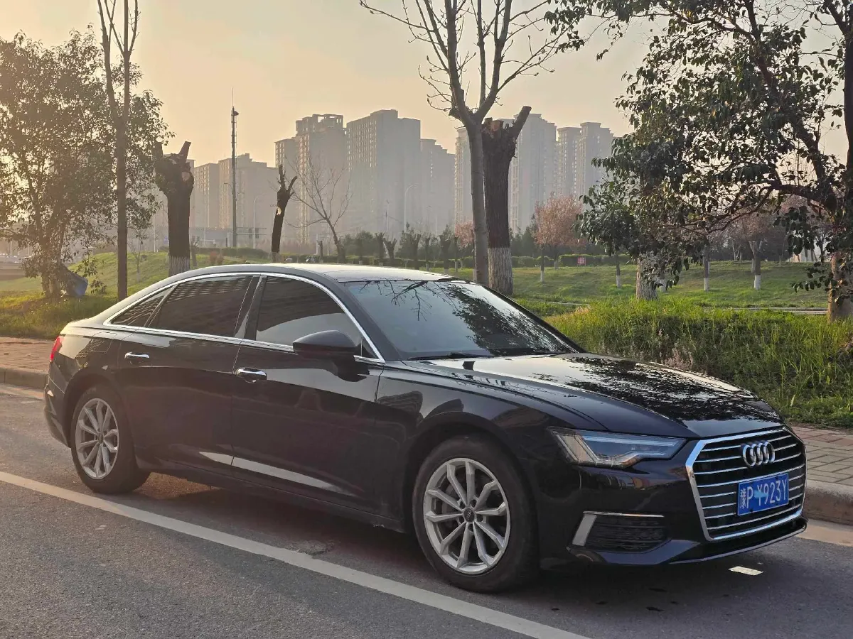 2020 Audi A6L 2.0T 190HP L4 7DCT,autocango,china used car exporter,china ev exporter,chinese used car exporter,chinese used ev exporter