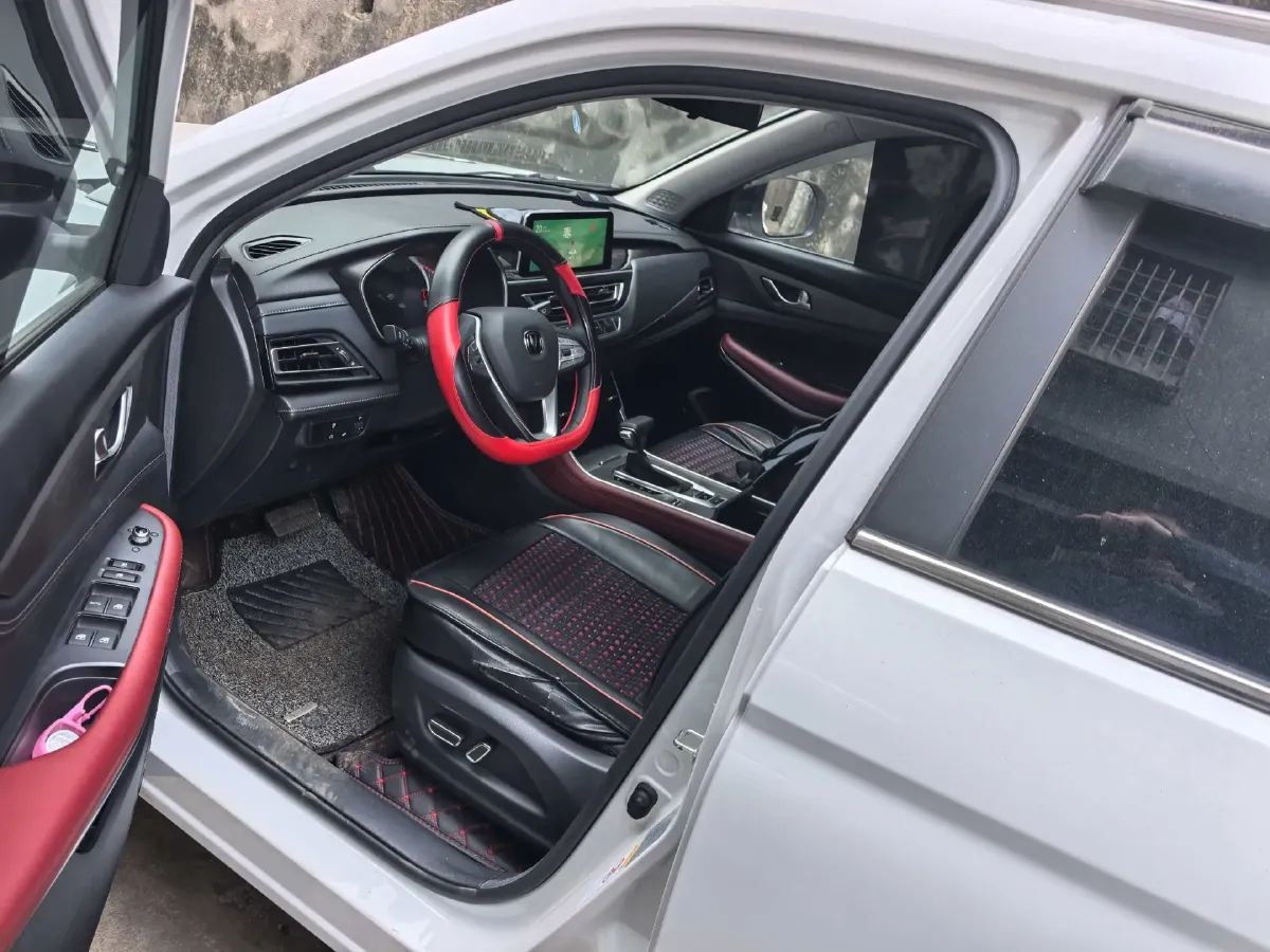 2022 ChangAn CS75 1.5T 180HP L4 7DCT,autocango,china used car exporter,china ev exporter,chinese used car exporter,chinese used ev exporter