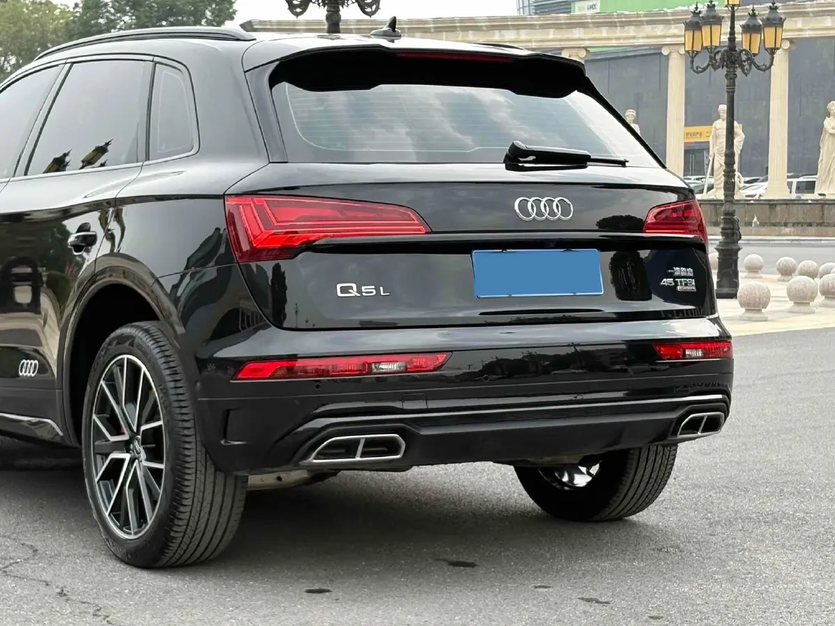 2024 Audi Q5L 2.0T 245HP L4 7DCT,autocango,china used car exporter,china ev exporter,chinese used car exporter,chinese used ev exporter