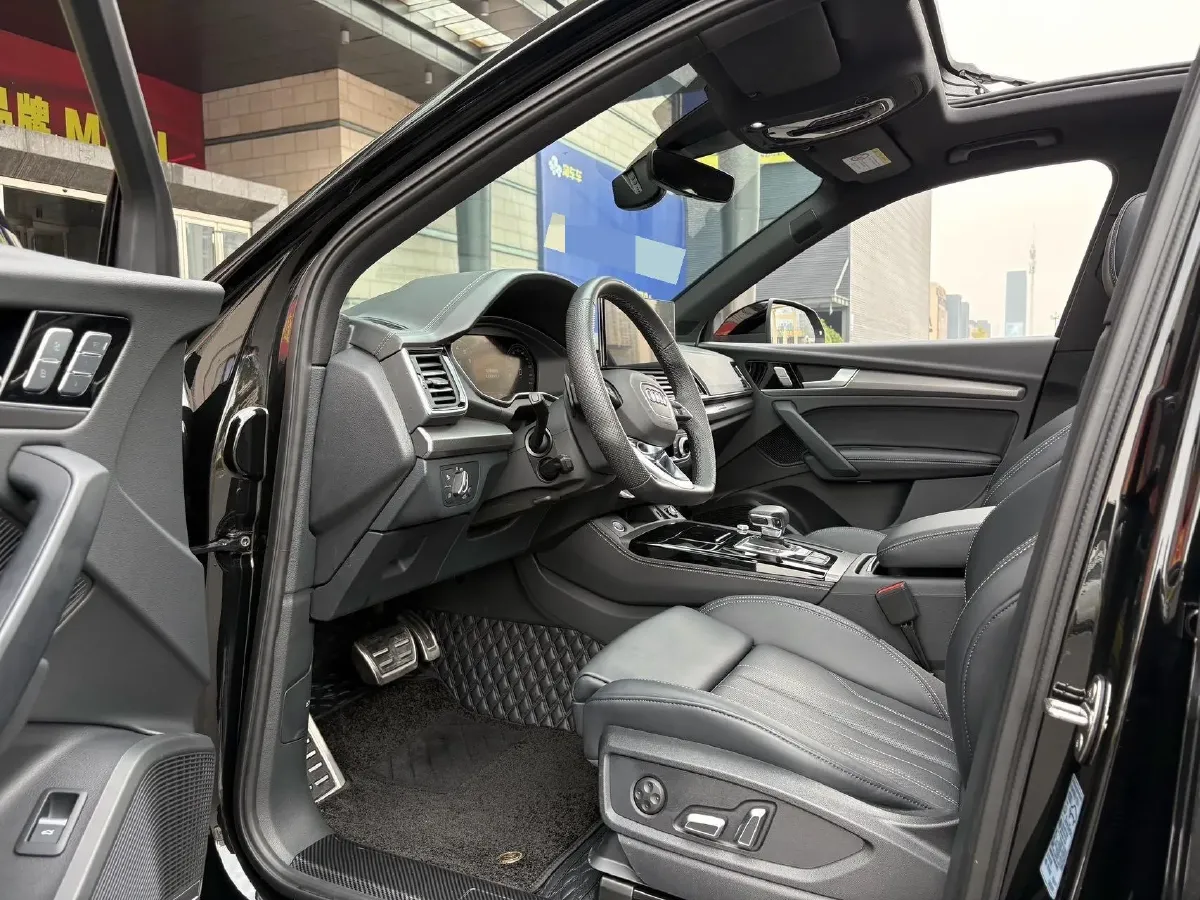 2024 Audi Q5L 2.0T 245HP L4 7DCT,autocango,china used car exporter,china ev exporter,chinese used car exporter,chinese used ev exporter